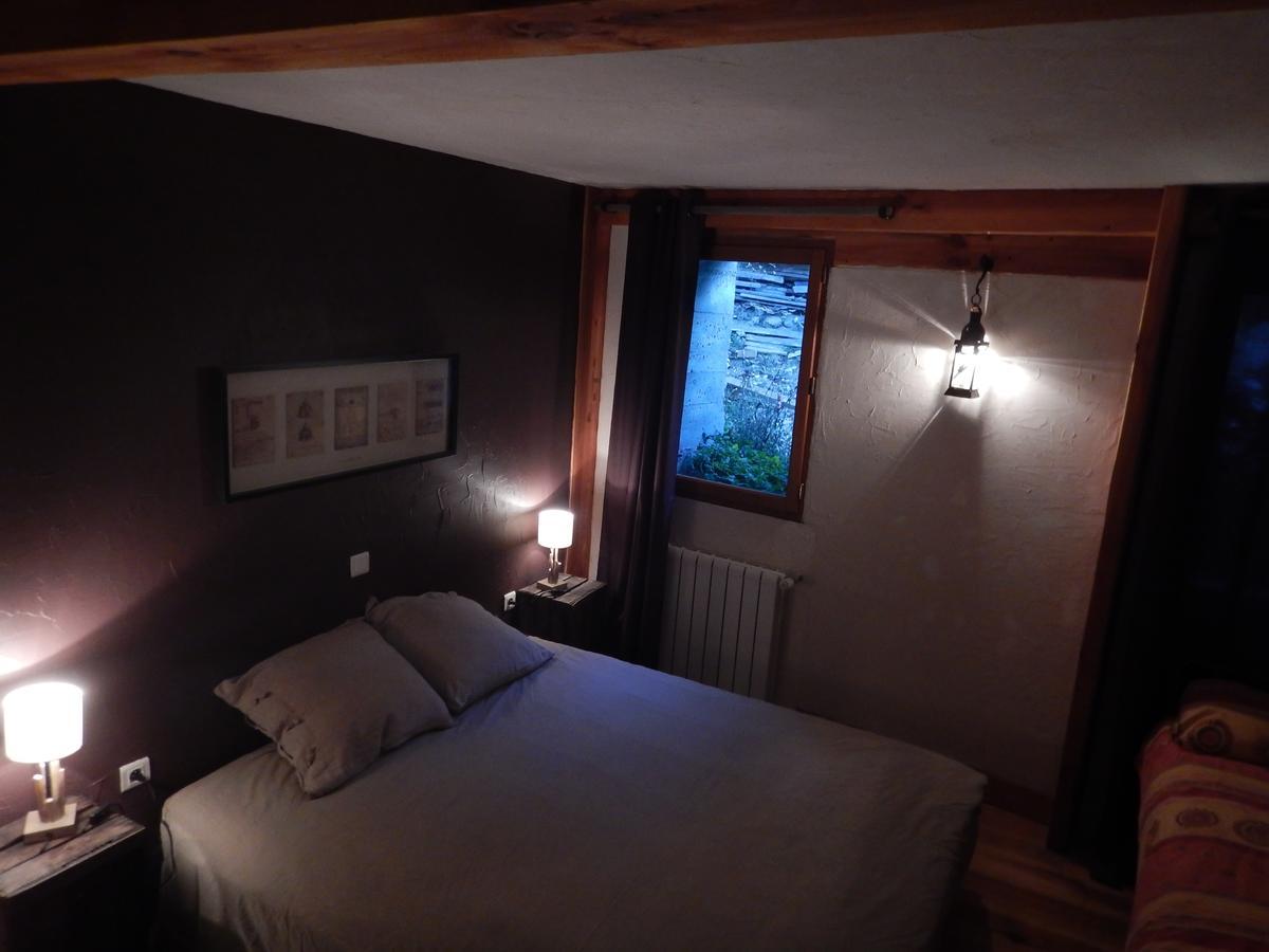 Danse L'Ombre Bed & Breakfast Curel Bilik gambar